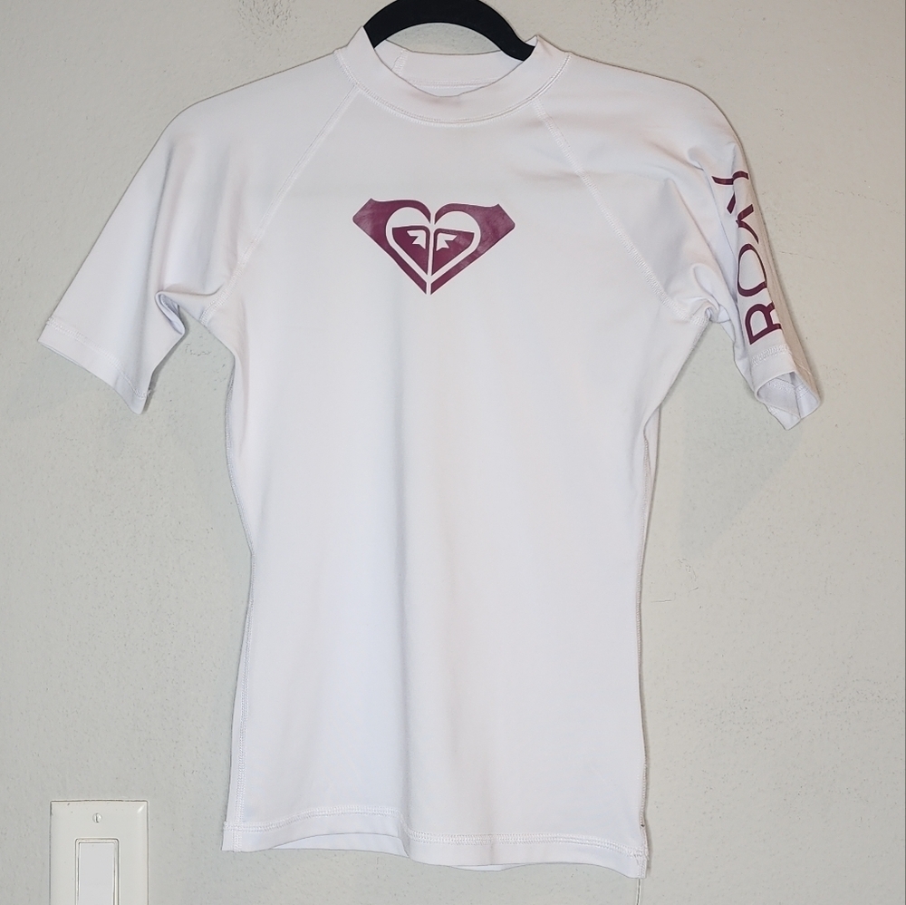 NWT ROXY Whole Hearted Short Sleeve UPF 50 Rashguard White Maroon Size Medium‎
